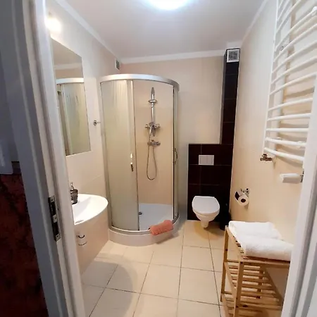 Iris Проживание в семье