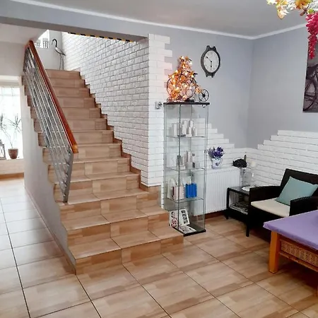 Проживание в семье Iris